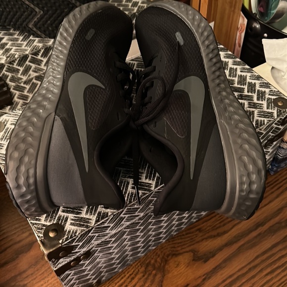 Nike Men’s Sneakers size 8.5 - Picture 4 of 5